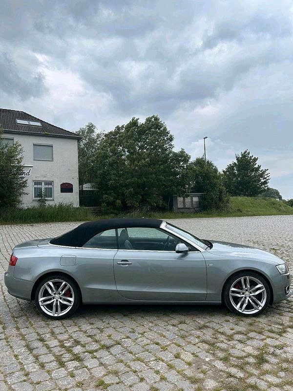 Gebraucht Audi A5 Cabriolet S-Line 160 PS (117 kW) 2010 Grau Cabrio