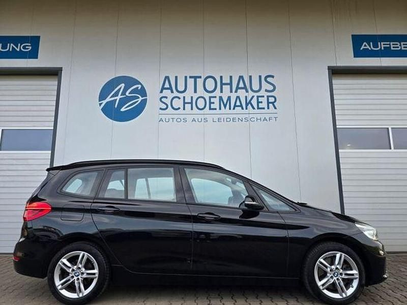 Gebraucht BMW 220 Gran Tourer Advantage 190 PS (139 kW) 2017 Schwarz Van / Kleinbus