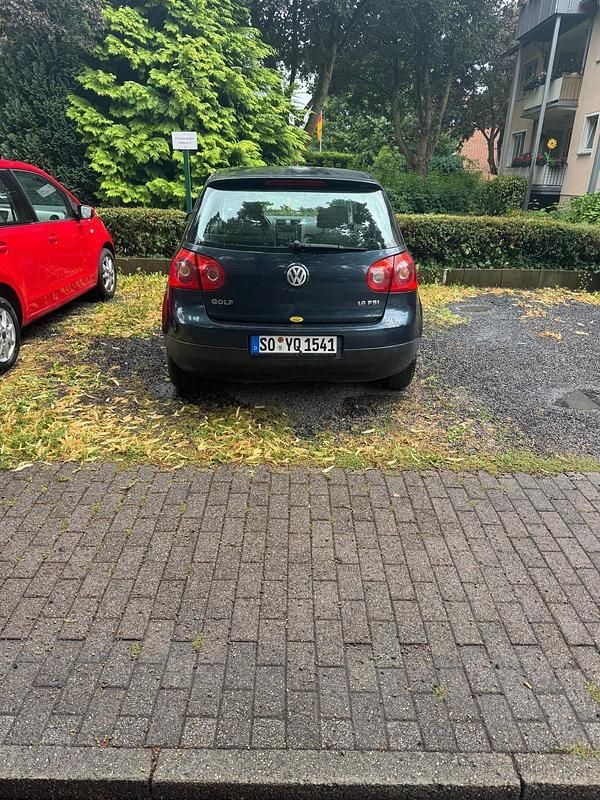 Blau Gebraucht 2004 VW Golf V Limousine | 3.200 € (Fairer Preis) - Bild 1/4