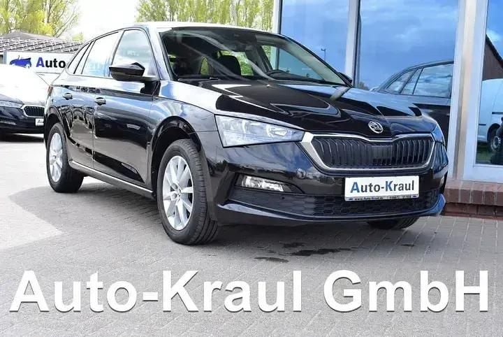Blau Gebraucht 2022 Skoda Scala Cool Plus Kleinwagen | 14.987 € (Guter Preis) - Bild 1/2