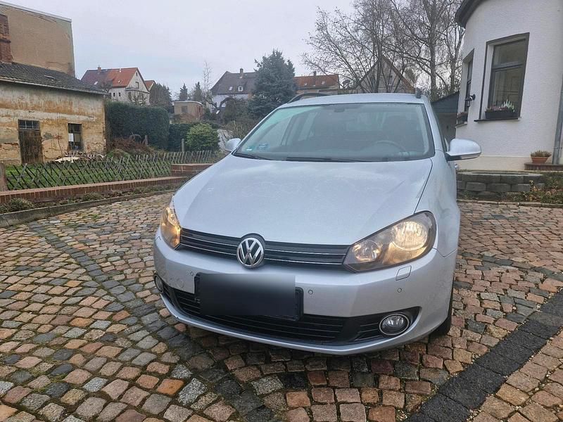 Silber Gebraucht 2011 VW Golf VI Comfortline Kleinwagen | 4.900 € (Fairer Preis) - Bild 1/4