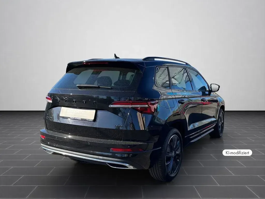 Gebraucht Skoda Karoq SportLine 190 PS (139 kW) 2023 Blackmagic perleffekt (metallic) SUV