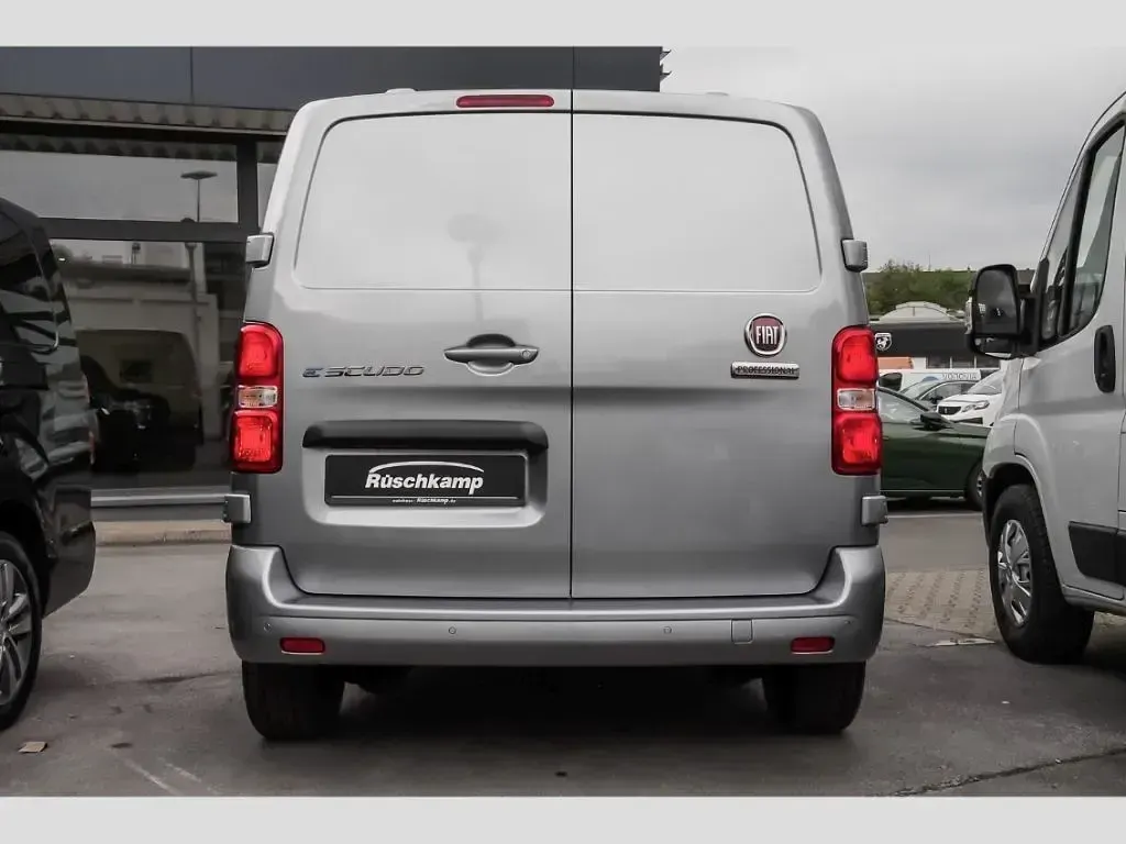 Gebraucht Fiat Scudo 100 kW (136 PS) 2023 Grau Van