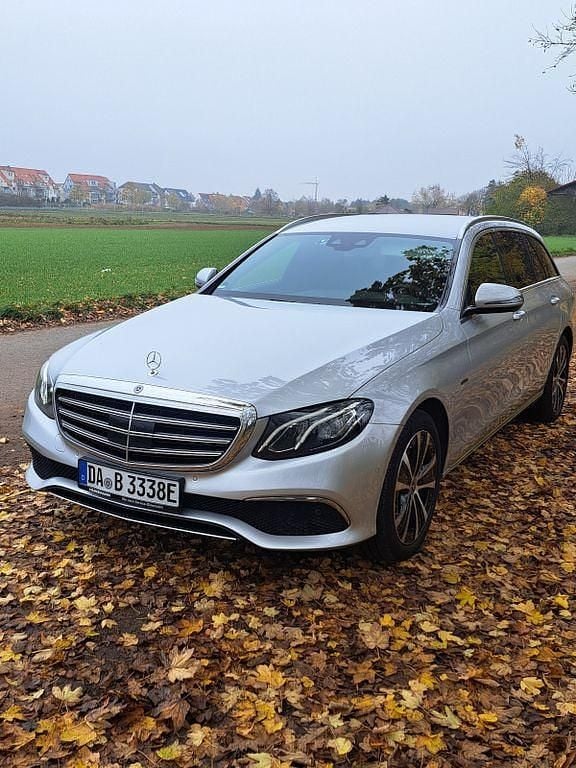Gebraucht Mercedes E300 306 PS (225 kW) 2019 Silber Limousine