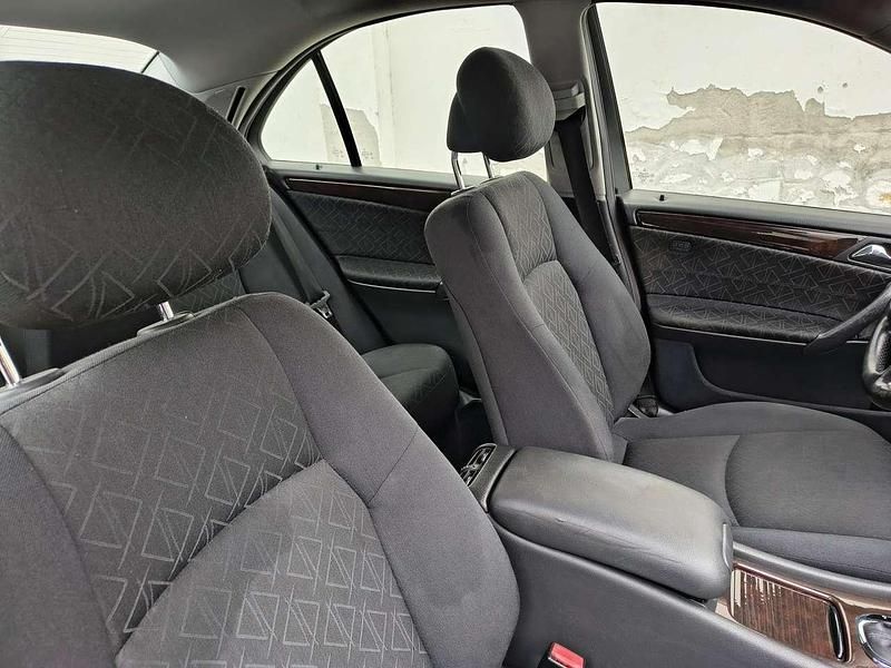 Gebraucht 2004 Mercedes C180 Avantgarde Limousine | 3.000 € (Fairer Preis) - Bild 1/4