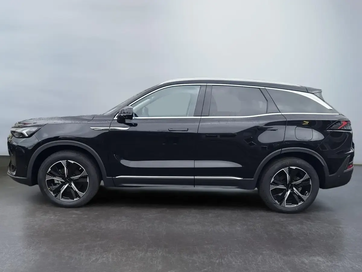 Ny Baic X75 177 HK (130 kW) 2026 Sort SUV