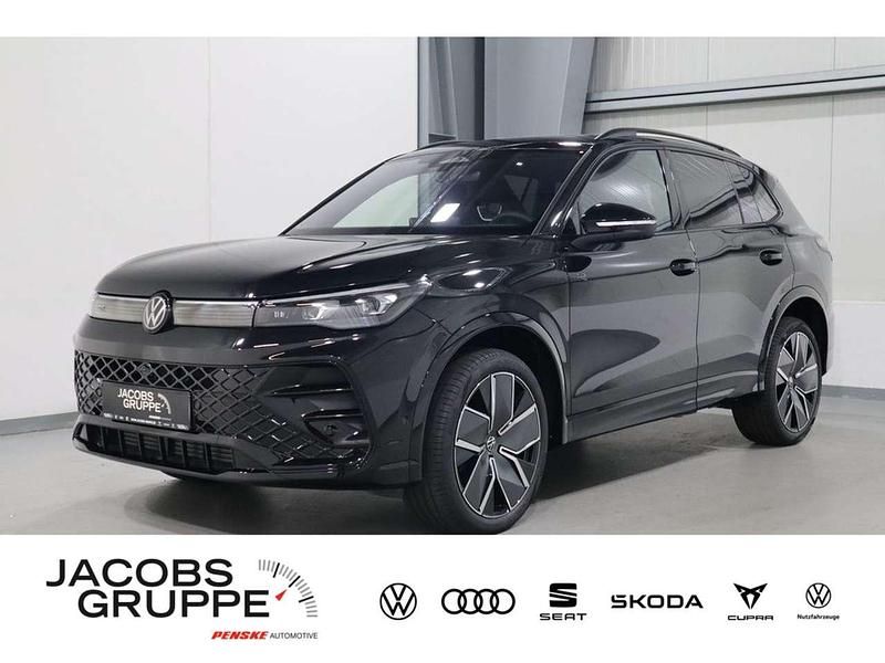 Grenadillschwarz Gebraucht 2025 VW Tiguan IQ Drive SUV | 56.980 € - Bild 1/4