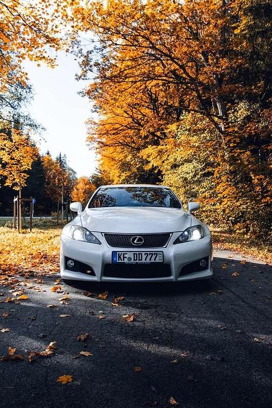 Weiß Gebraucht 2012 Lexus IS-F Limousine | 28.000 € - Bild 1/4
