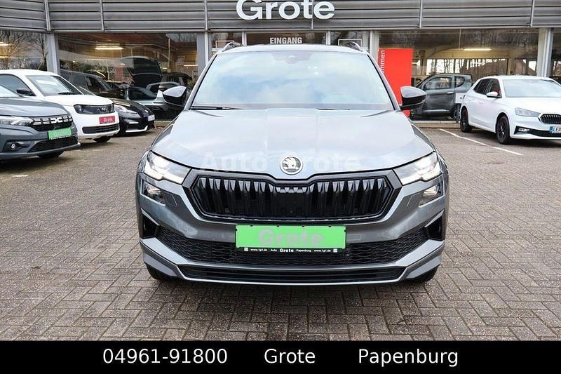 Neu Skoda Karoq SportLine 150 PS (110 kW) 2025 Grau SUV