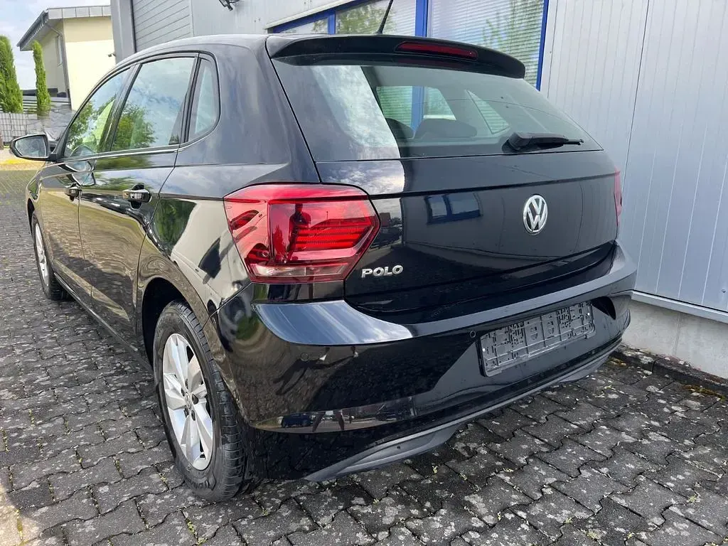 Gebraucht VW Polo Comfortline 95 PS (69 kW) 2019 Schwarz Kleinwagen