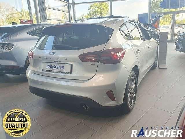 Gebraucht Ford Focus Titanium X 125 PS (91 kW) 2024 Moondust silber metallic Limousine