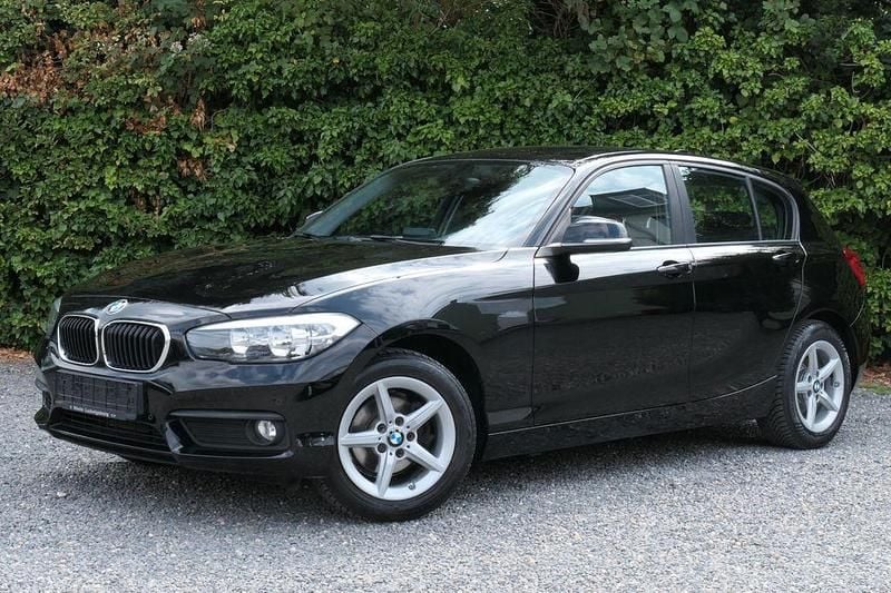 Schwarz Gebraucht 2017 BMW 118 Advantage Kleinwagen | 10.950 € (Superpreis) - Bild 1/4
