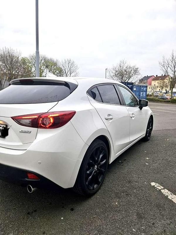 Gebraucht Mazda 3 Exclusive-Line 150 PS (110 kW) 2016 Weiß Limousine