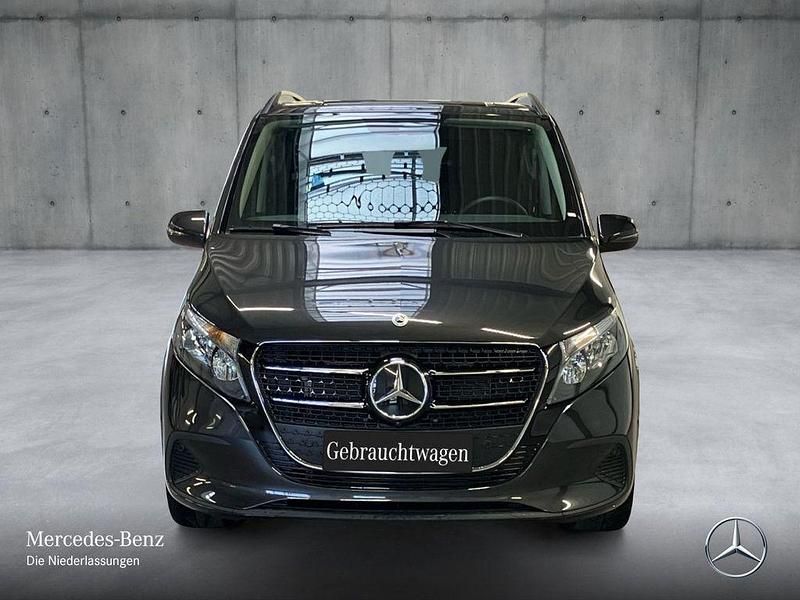 Gebraucht Mercedes V220 163 PS (119 kW) 2025 Grau Van / Kleinbus