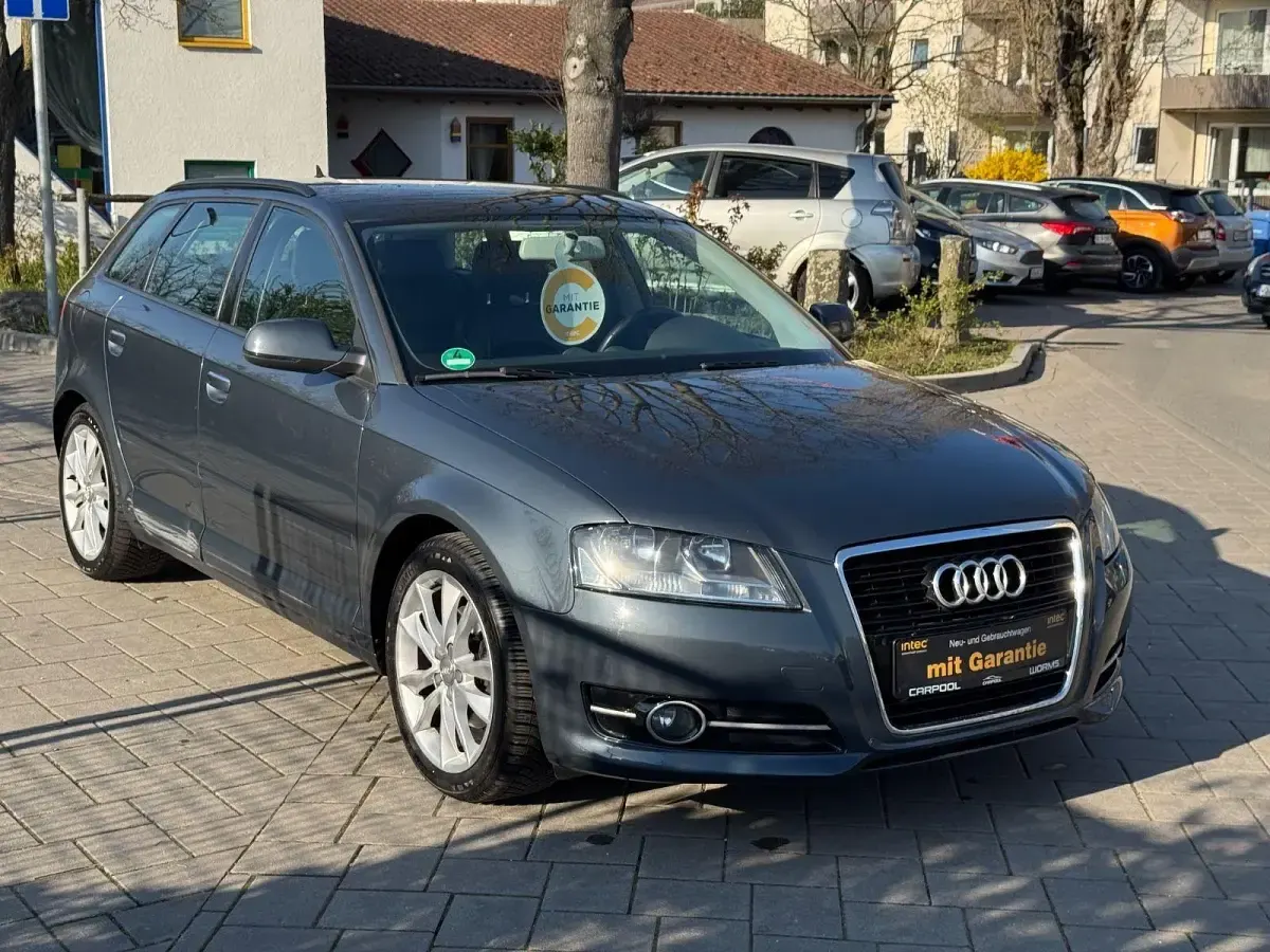 Gebraucht Audi A3 Ambition 125 PS (91 kW) 2011 Grau Kleinwagen