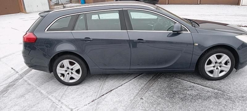 Gebraucht Opel Insignia 140 PS (102 kW) 2010 Grau Kombi