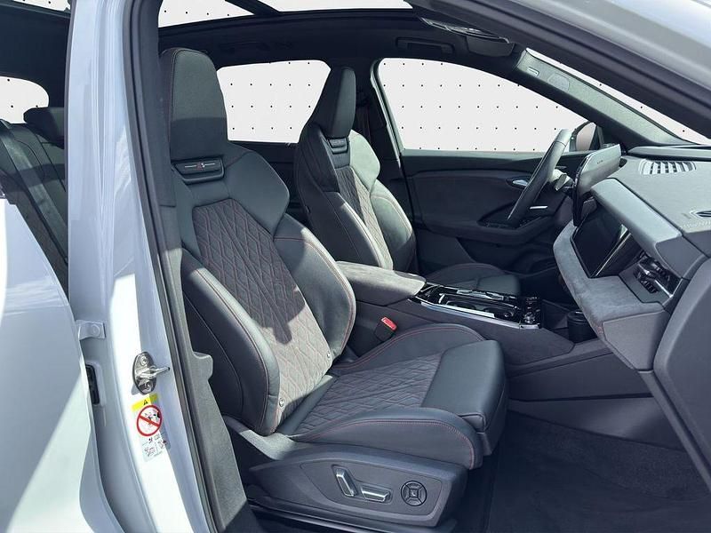 Gebraucht Audi SQ6 e-tron S-Line 359 kW (489 PS) 2025 Gletscherweiß metallic SUV