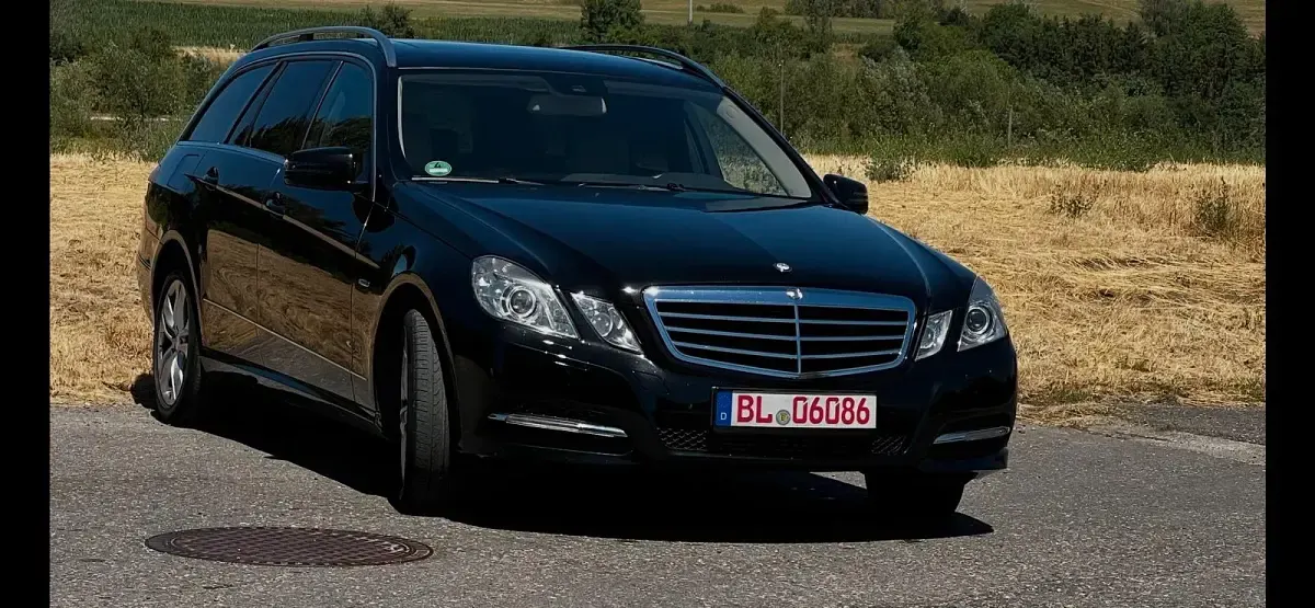 Gebraucht Mercedes E250 204 PS (150 kW) 2012 Schwarz Kombi