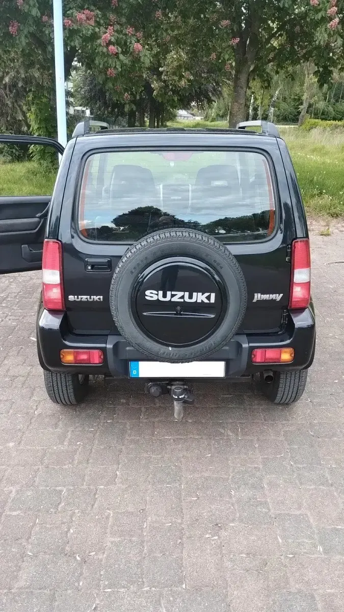 Gebraucht Suzuki Jimny 83 PS (61 kW) 2011 Schwarz SUV
