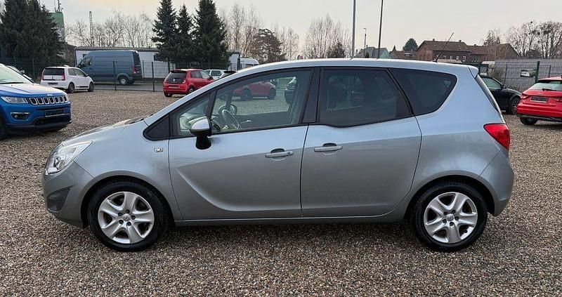Gebraucht Opel Meriva Design Edition 110 PS (80 kW) 2012 Silber Van / Kleinbus