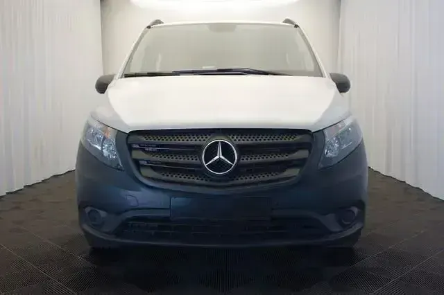 Gebraucht Mercedes Vito 136 PS (100 kW) 2022 Silber Van