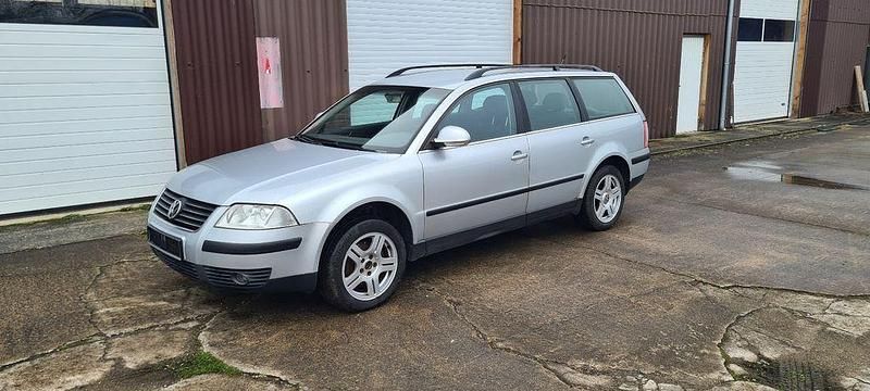 Silber Gebraucht 2004 VW Passat Kombi | 1.100 € (Superpreis) - Bild 1/4