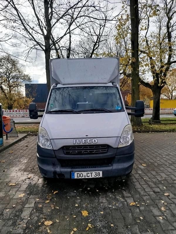 Weiß Gebraucht 2013 Iveco Daily Van / Kleinbus | 9.600 € - Bild 1/4