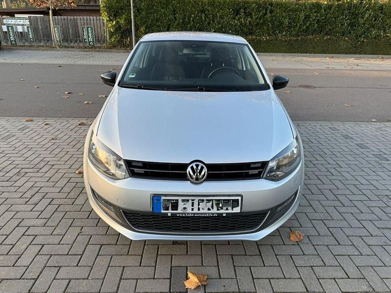 Grau Gebraucht 2012 VW Polo Match Limousine | 6.000 € (Guter Preis) - Bild 1/4