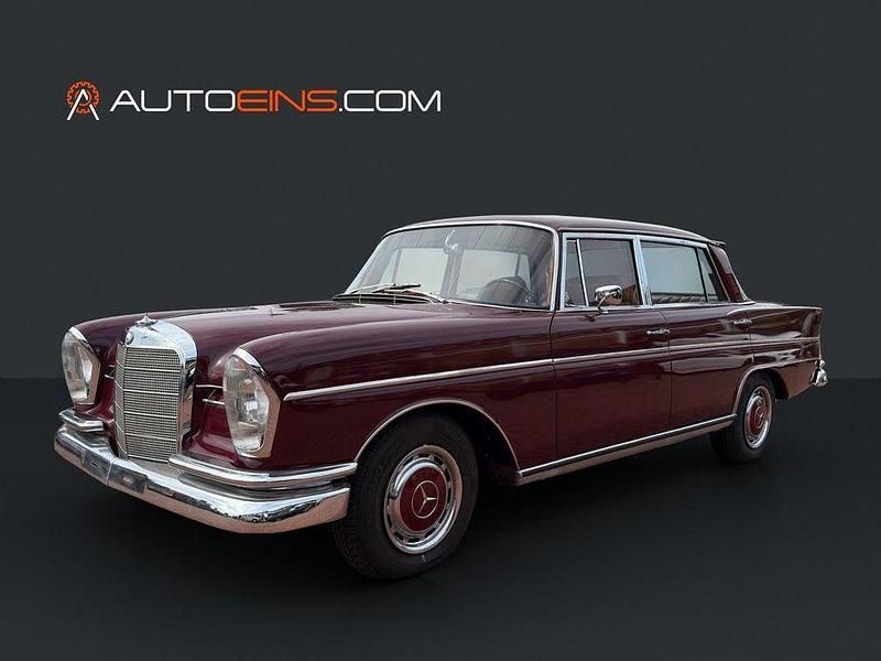 Gebraucht Mercedes 300 170 PS (125 kW) 1962 Rot Limousine