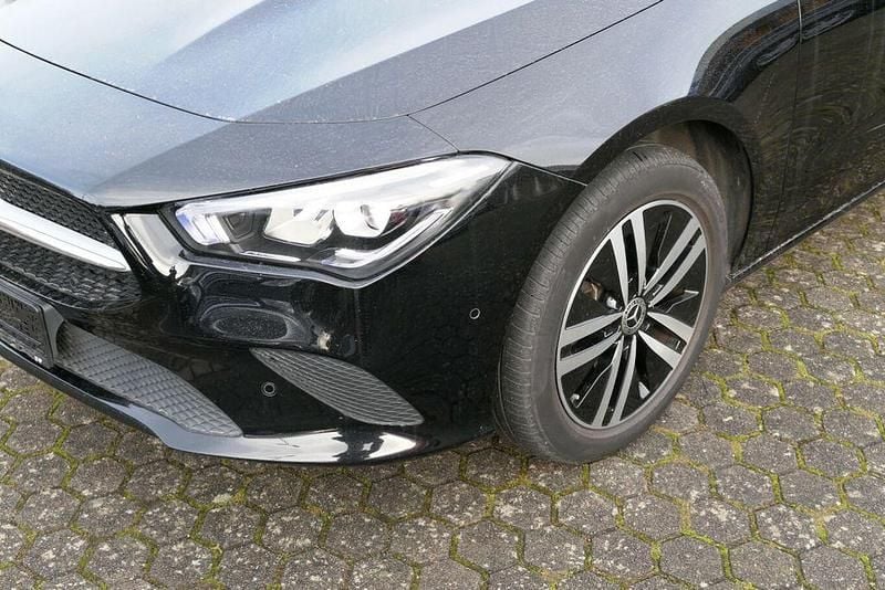 Gebraucht Mercedes CLA250e Shooting Brake 218 PS (160 kW) 2022 Schwarz Kombi