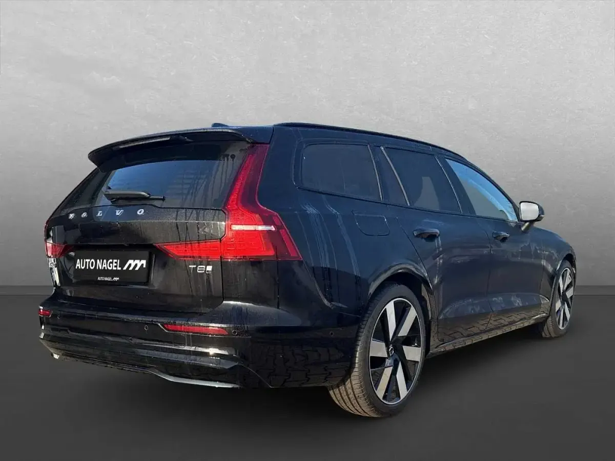 Gebraucht Volvo V60 Ultra 455 PS (334 kW) 2025 Onyx black (metallic) Kombi