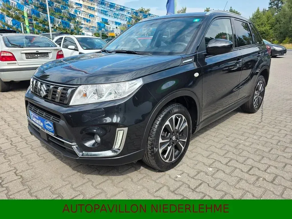 Gebraucht Suzuki Vitara 140 PS (102 kW) 2019 Schwarz SUV