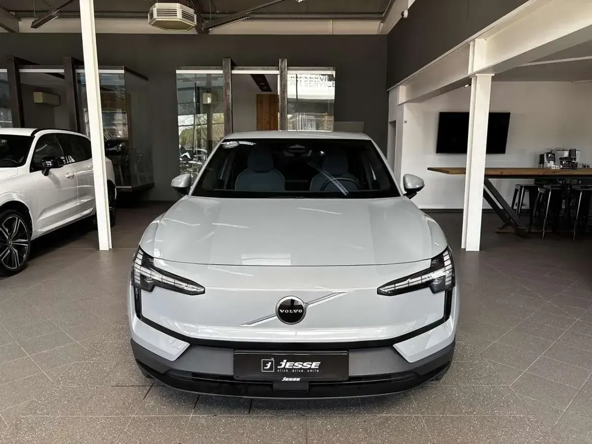 Gebraucht Volvo EX30 Core 200 kW (272 PS) 2024 Vapour grey SUV