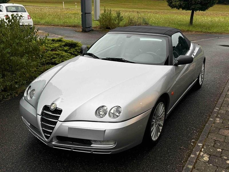 Silber Gebraucht 2004 Alfa Romeo Spider Cabrio | 8.990 € (Teuer) - Bild 1/4