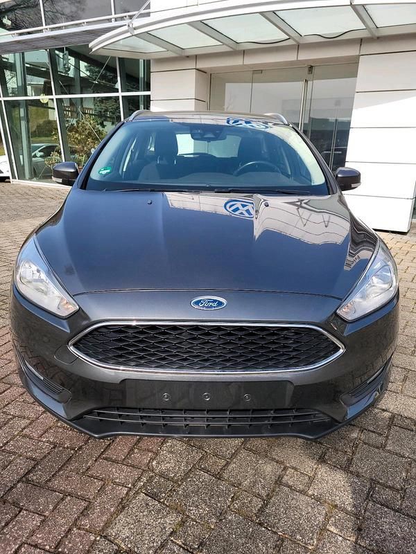 Gebraucht Ford Focus 150 PS (110 kW) 2017 Grau Kombi