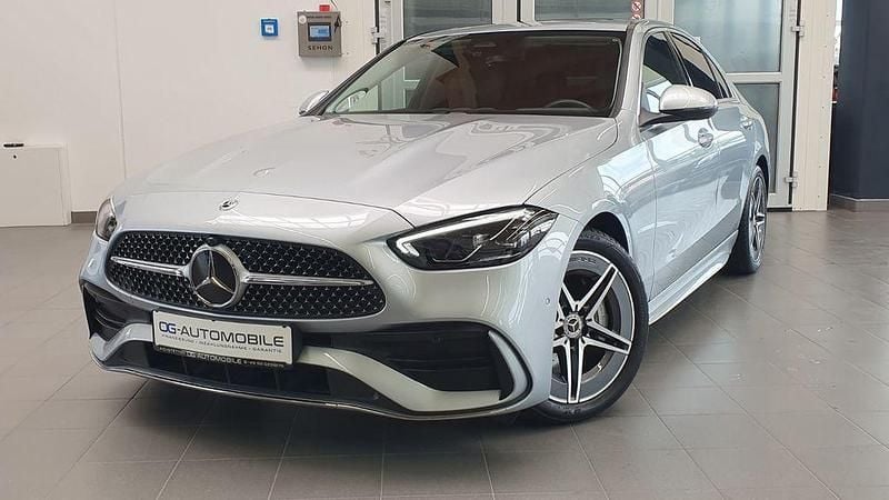 Silber Gebraucht 2024 Mercedes C300 AMG line Limousine | 44.990 € (Guter Preis) - Bild 1/4