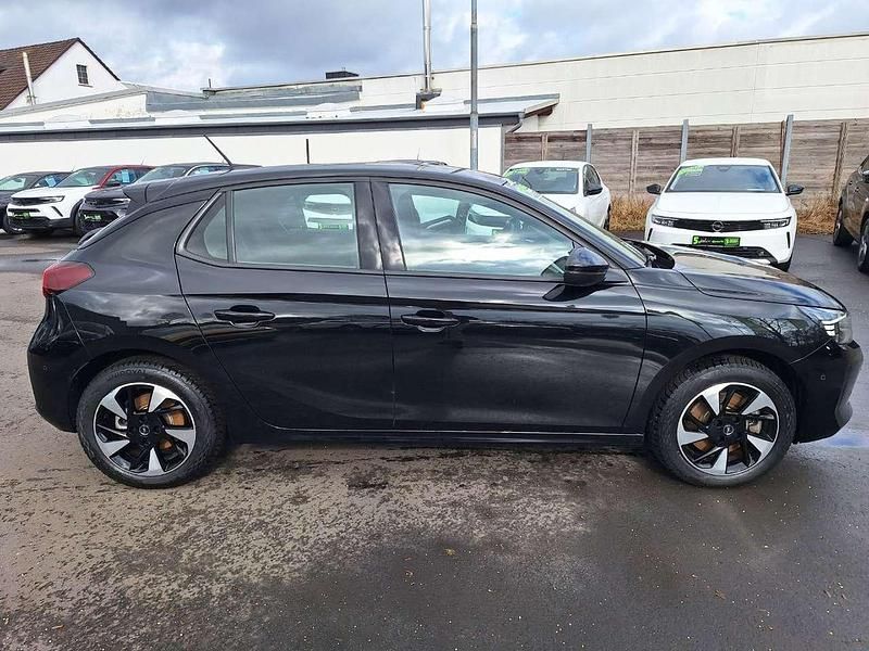 Gebraucht Opel Corsa-e 100 kW (136 PS) 2023 Karbon schwarz Kleinwagen