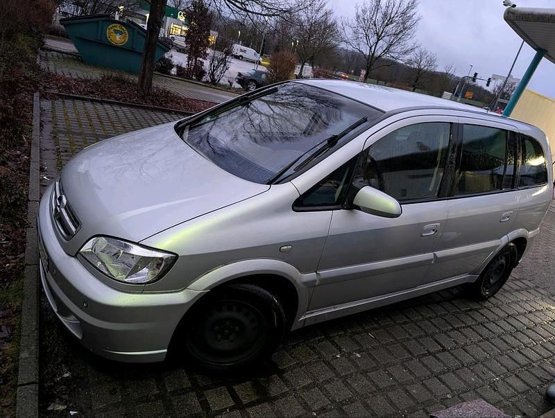 Gebraucht Opel Zafira 150 PS (110 kW) 2005 Silber Van / Kleinbus