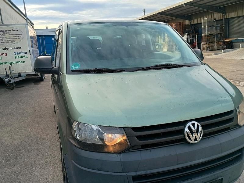 Grün Gebraucht 2011 VW Caravelle Van / Kleinbus | 5.900 € (Superpreis) - Bild 1/4