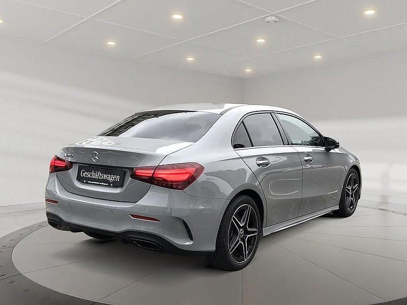 Gebraucht Mercedes A200 163 PS (119 kW) 2026 Manufaktur lack manufaktur alpingrau uni Limousine