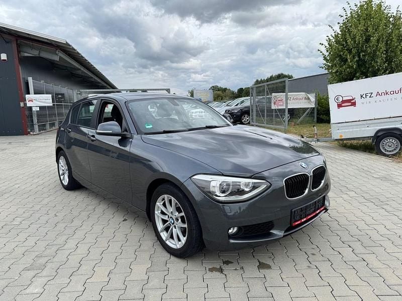 Grau Gebraucht 2013 BMW 116 Advantage Kleinwagen | 6.899 € (Superpreis) - Bild 1/4