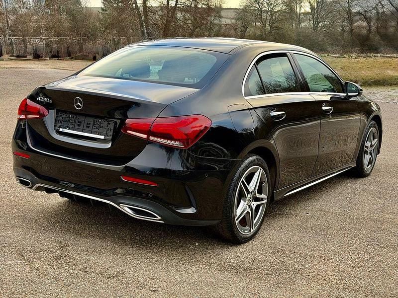 Gebraucht Mercedes A250 160 PS (117 kW) 2022 Schwarz Limousine