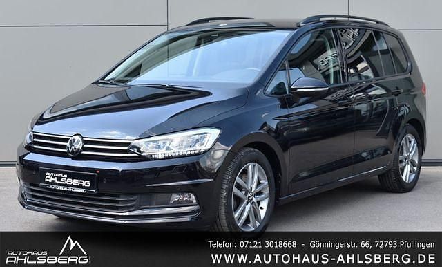 Deep black perleffekt Gebraucht 2023 VW Touran Comfortline Van / Kleinbus | 34.900 € (Etwas zu teuer) - Bild 1/4