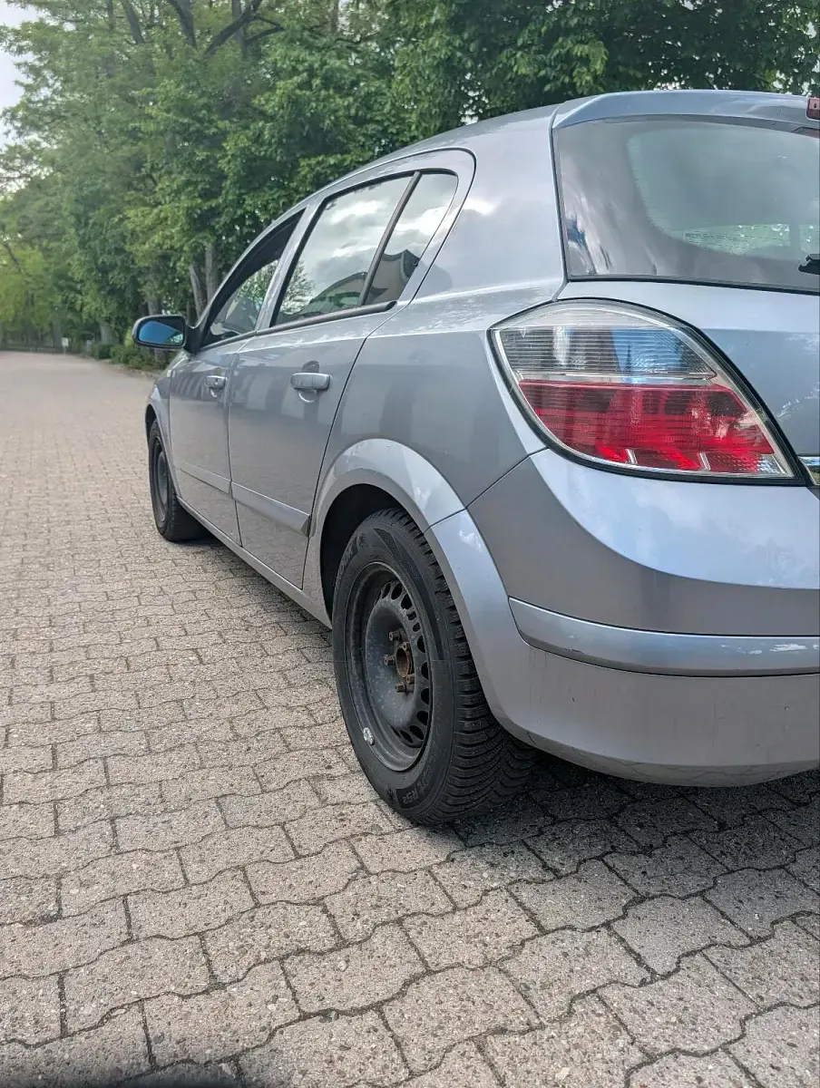 Usata Opel Astra 90 CV (66 kW) 2008 Argento Utilitaria