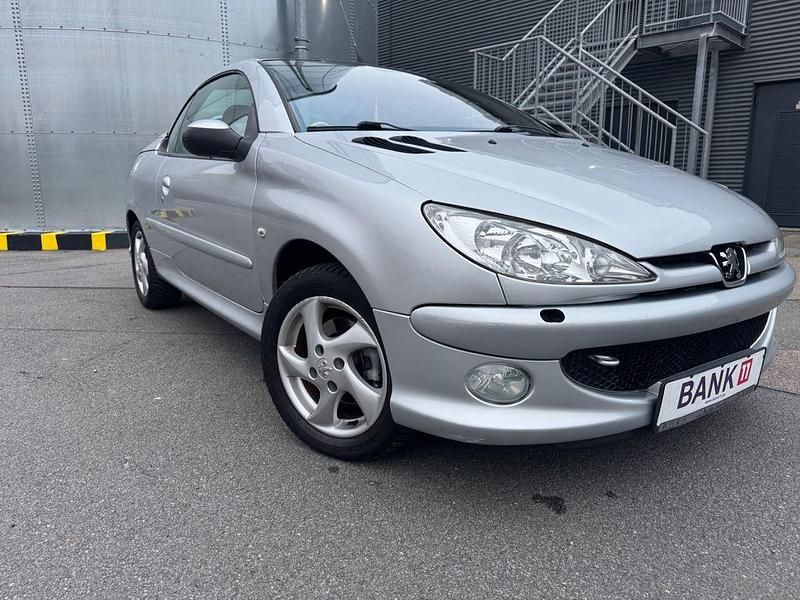 Gebraucht Peugeot 206 CC 109 PS (80 kW) 2007 Silber Cabrio
