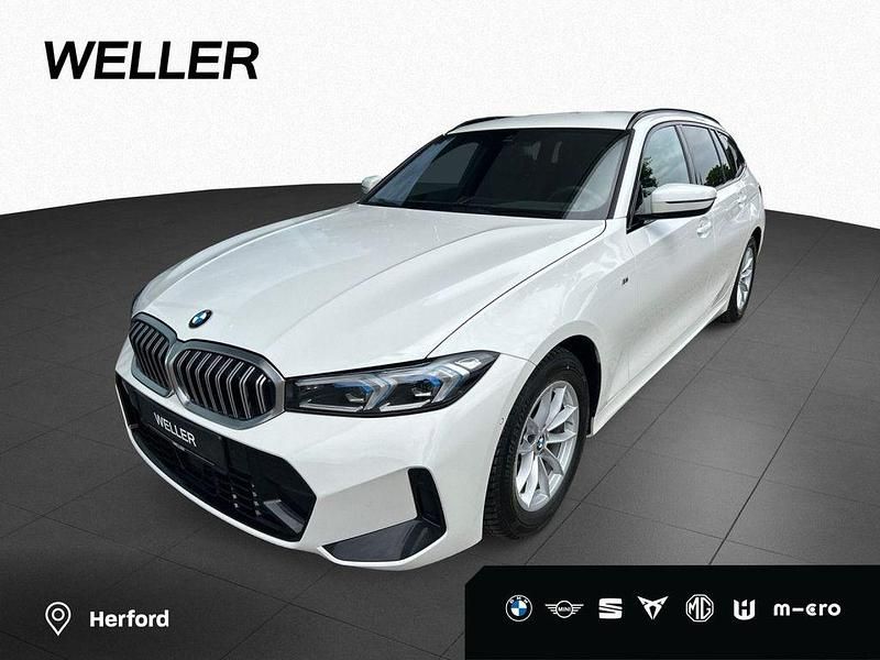 Alpinweiss iii (weiß) Gebraucht 2024 BMW 320 M Sport Kombi | 38.950 € (Fairer Preis) - Bild 1/4