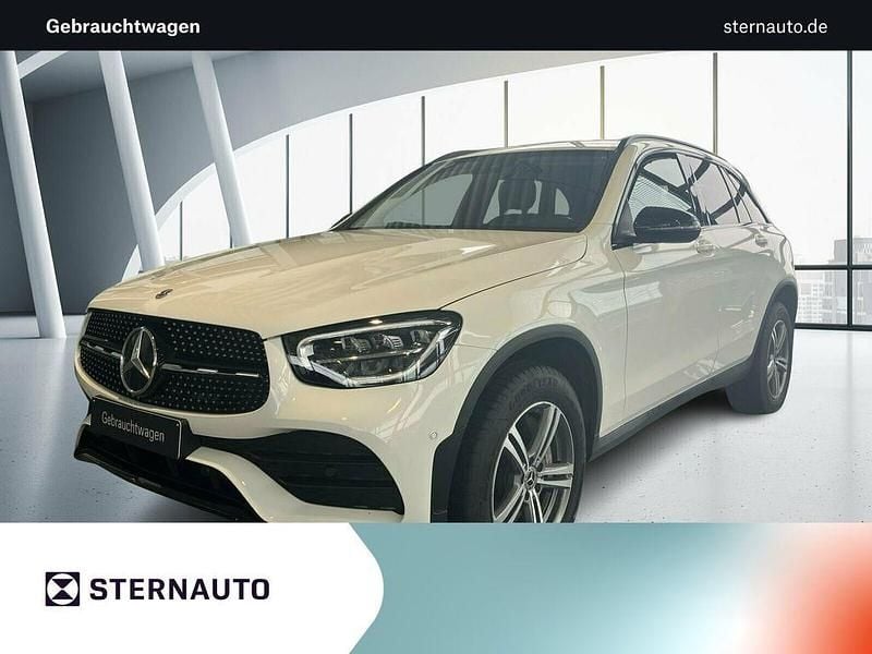 Unilack polarweiß Gebraucht 2021 Mercedes GLC300e AMG line SUV | 35.850 € (Guter Preis) - Bild 1/4