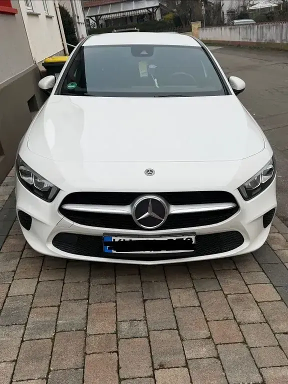 Gebraucht Mercedes A200 163 PS (119 kW) 2018 Weiß Limousine