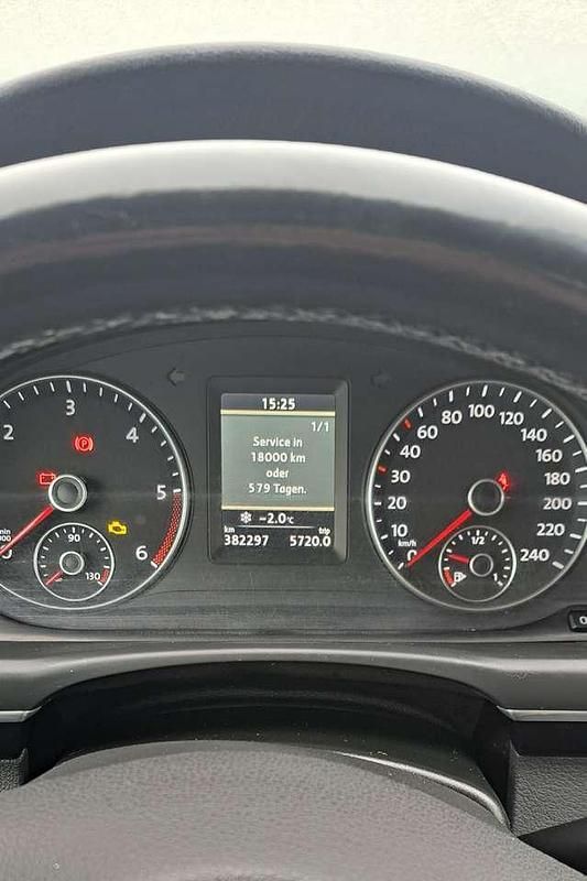 Gebraucht VW Touran Highline 105 PS (77 kW) 2011 Schwarz Van / Kleinbus