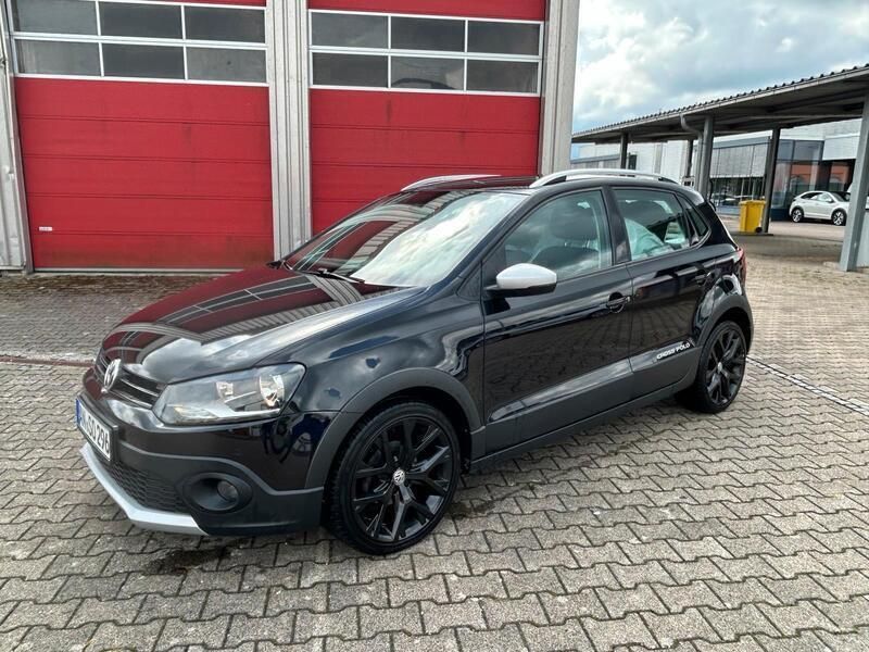 Schwarz Gebraucht 2017 VW Polo Cross Kleinwagen | 12.900 € - Bild 1/4